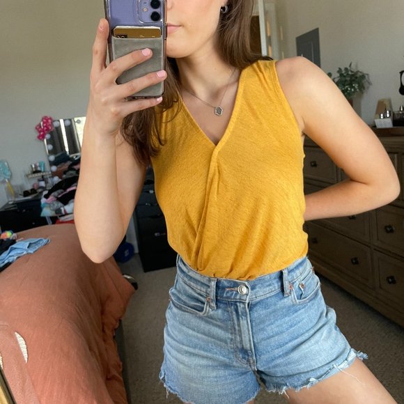 Mustard colored tank - Picture 4 of 5